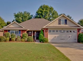 6903 Breyerton Way SE, Owens Cross Roads, AL 35763