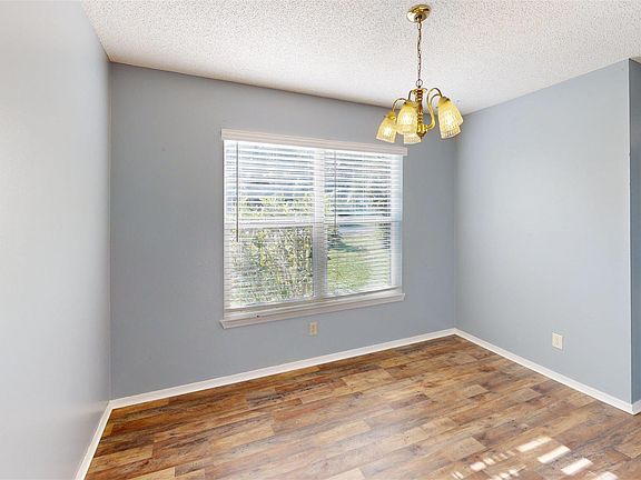 5th image of 6019 Savannah Dr