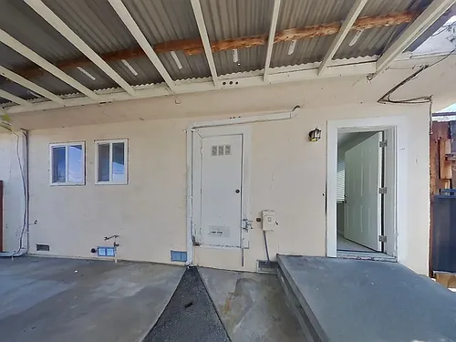 576 Laurel St Photo 1