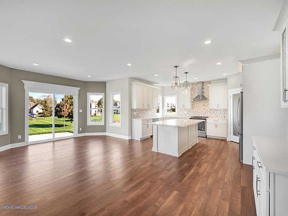 5th image of 8757 Manor House Dr