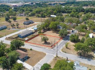 1602 Cummings St, Luling, TX 78648
