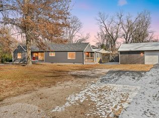 654 S Laurel Avenue, Springfield, MO 65802