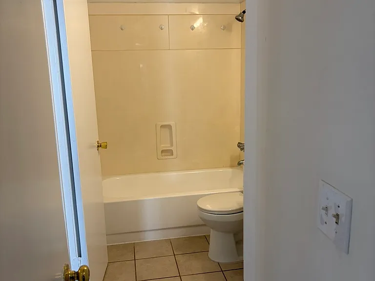1611 Oak Brook Dr — Photo 11