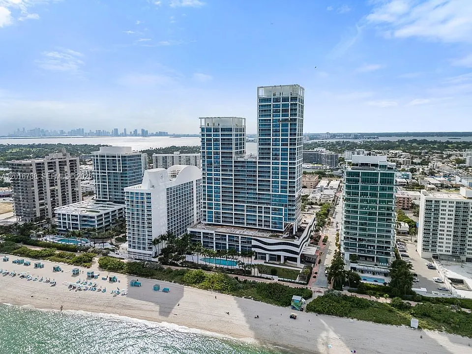 6899 Collins Ave #708