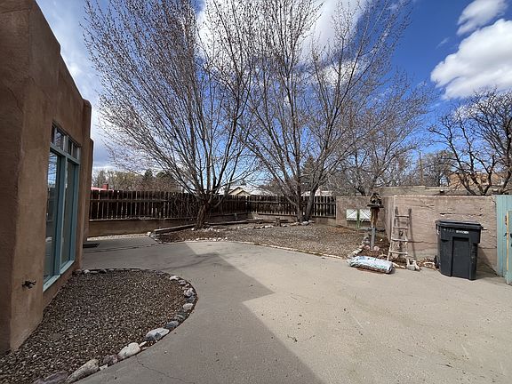 3rd image of 121 Roberts Ln #1