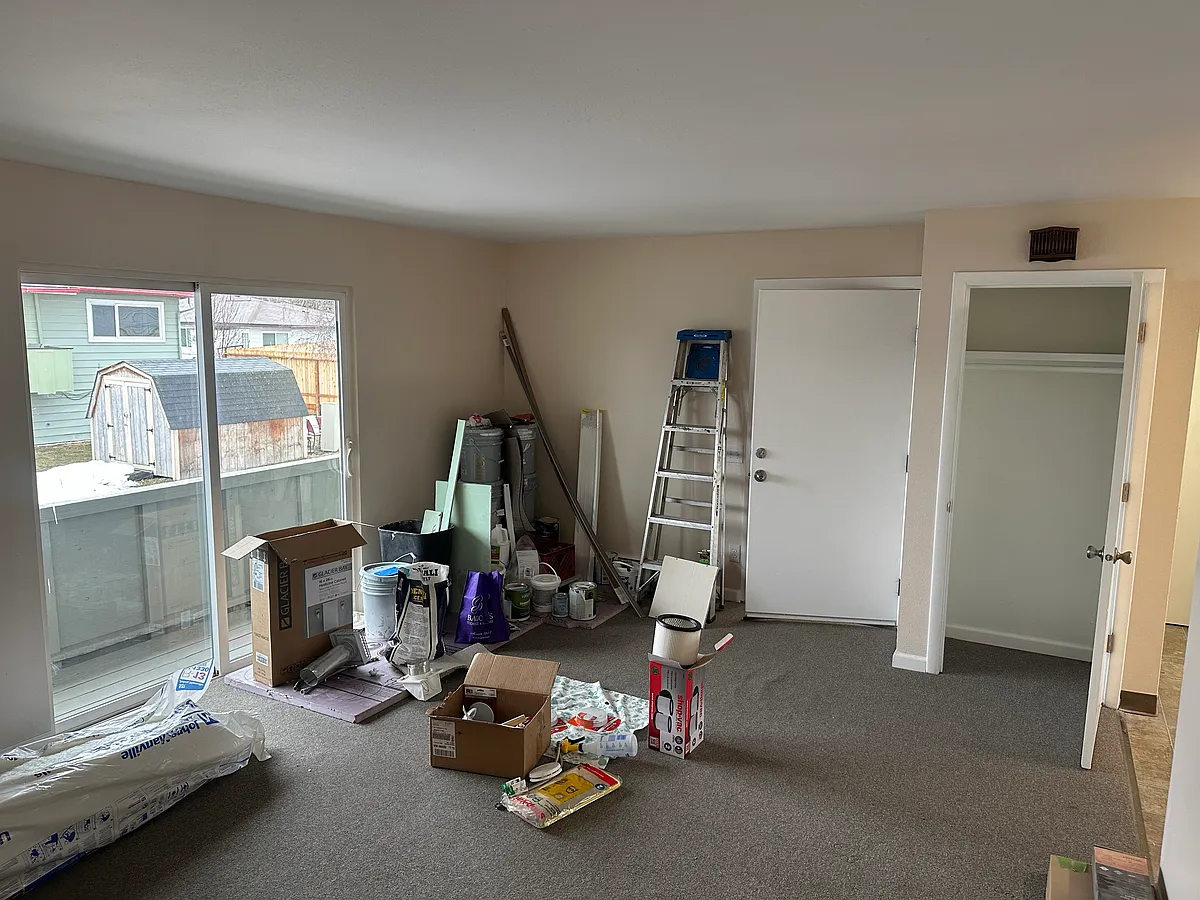 Building Photo - 400 E 45th Ave #4