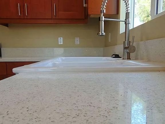 3rd image of 6007 Miramonte Blvd #6007