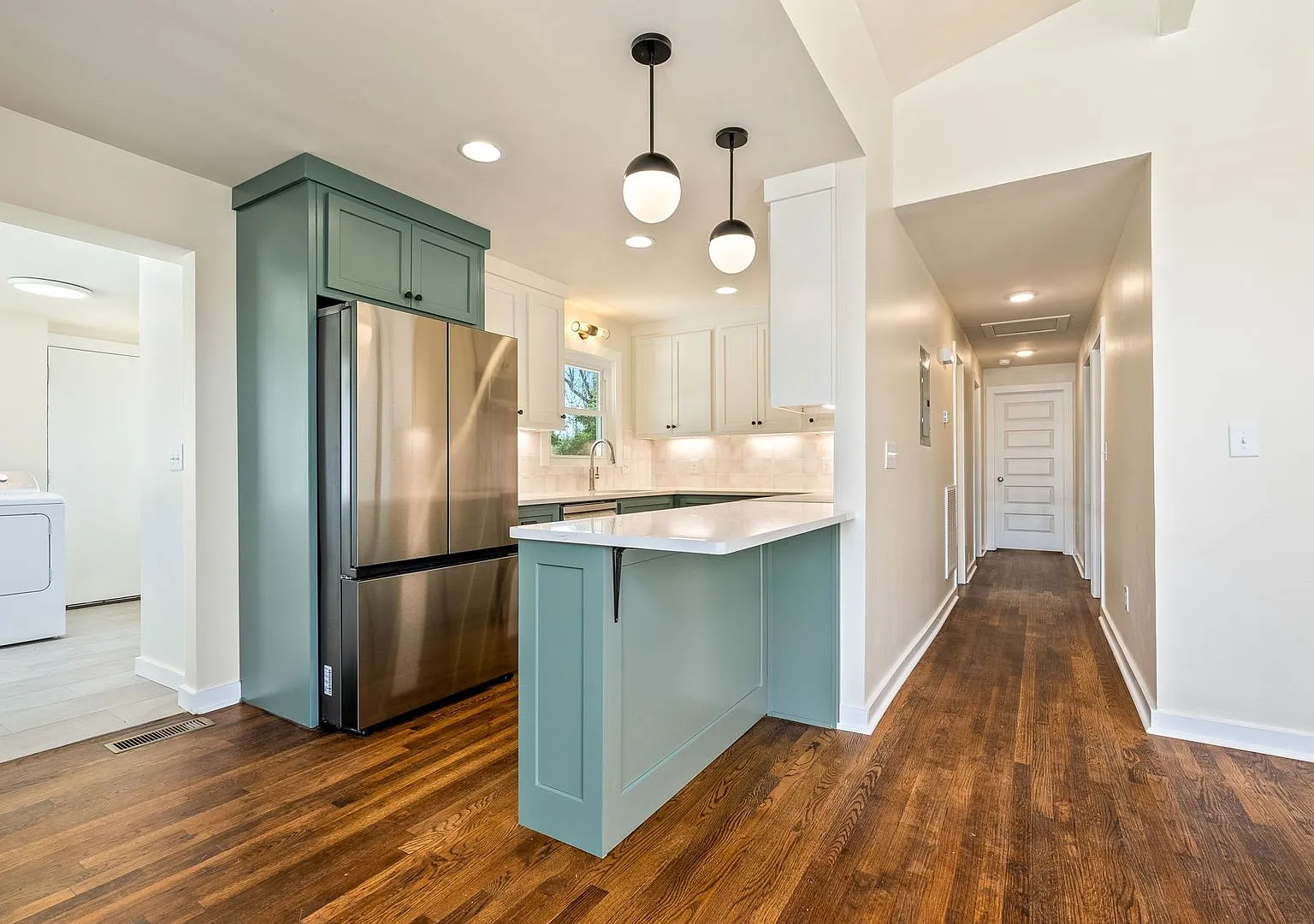 720 Harper Avenue — Photo 4