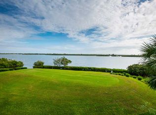4866 S Harbor Dr APT 301, Vero Beach, FL 32967
