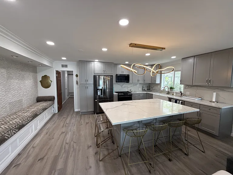 1174 E Ocean Blvd #10-1 — Photo 3