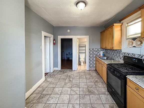 4th image of 341 Avenue E #2