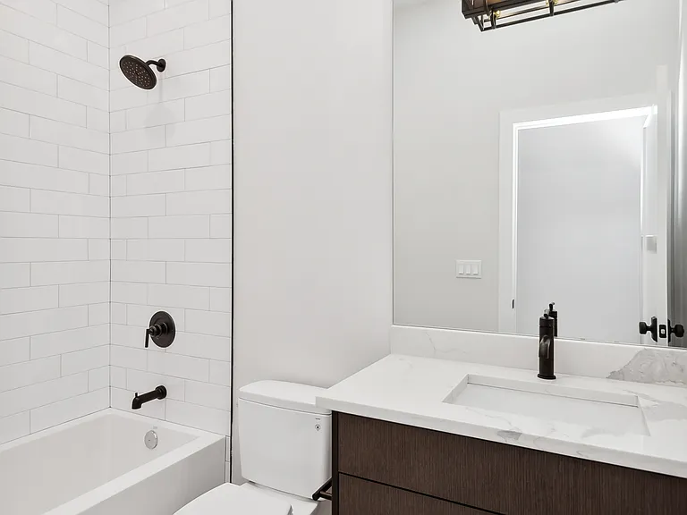 2246 W Jackson Blvd #3 — Photo 9