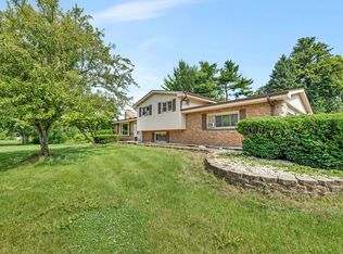 20W260 Meadow Ln, Lemont, IL 60439