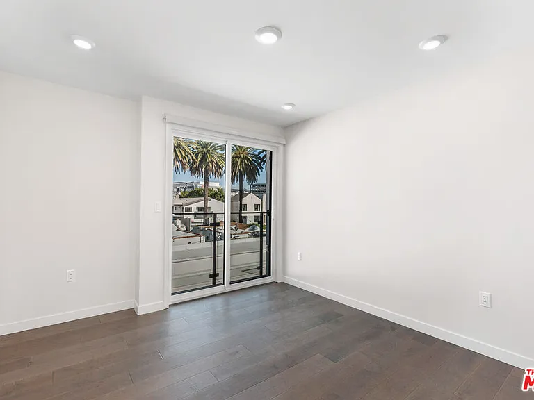 849 N Alta Vista Blvd #1 — Photo 20