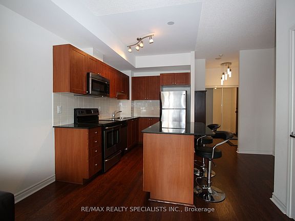 2nd image of 385 Prince Of Wales Dr #1606