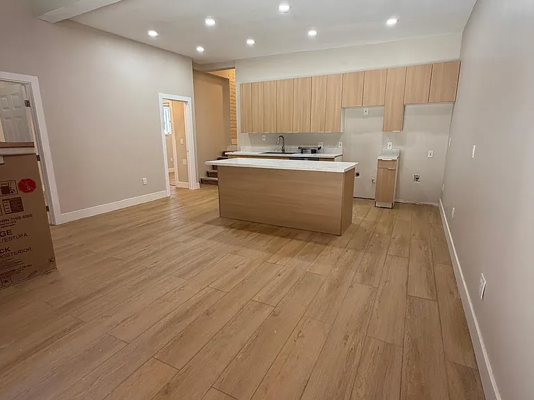 1565 Nautilus St #C — Photo 2