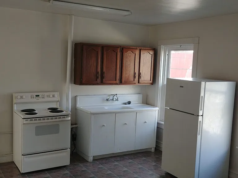 34 E Walnut St #C — Photo 32