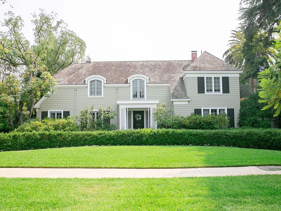 1st image of 740 Pinehurst Dr