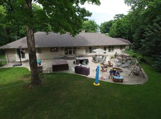 349 Oak Tree Ct, Green Bay, WI 54313