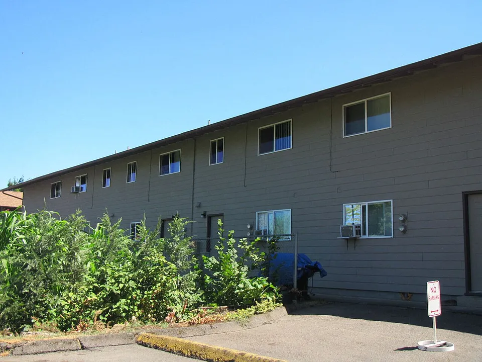 Island Park Apartments