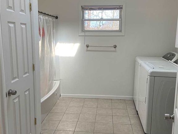 3rd image of 27 Bayou Ct