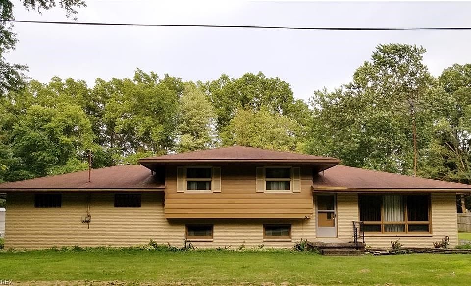 1st image of 1702 Den Jean Dr NE