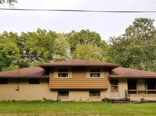 1702 Den Jean Dr NE, Warren, OH