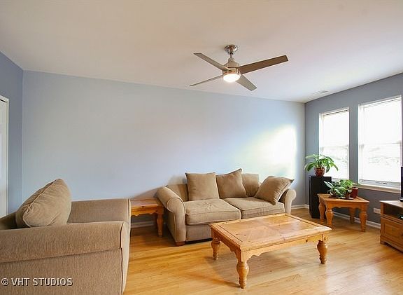 3rd image of 2504 W Balmoral Ave #1B