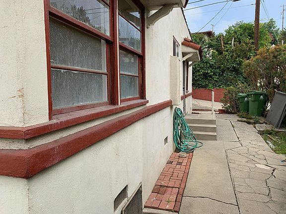 5th image of 3729 Fletcher Dr
