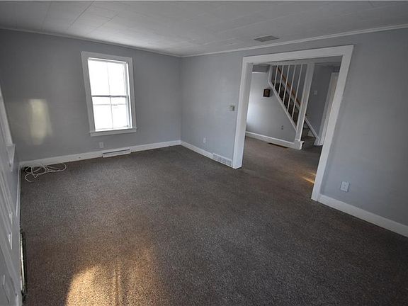 5th image of 29 Caledonia Ave