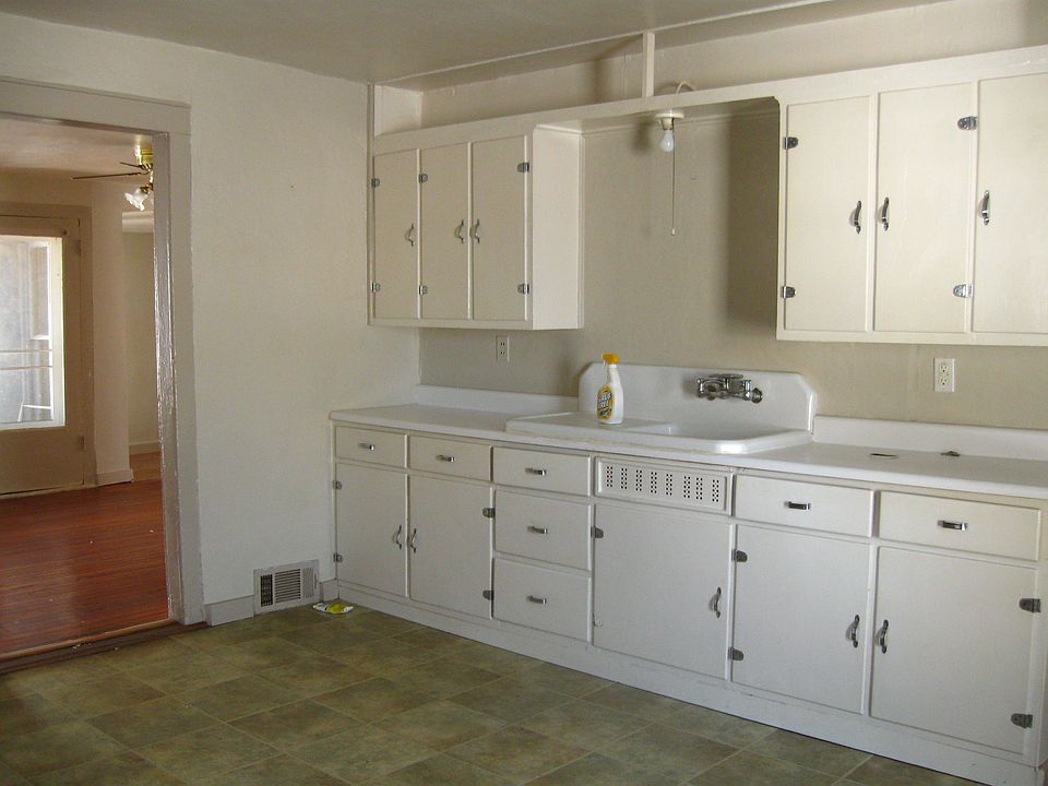 1st image of 3031 Hoyt St
