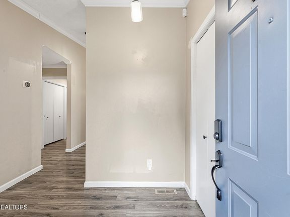 5th image of 612 Idlewood Ln APT D