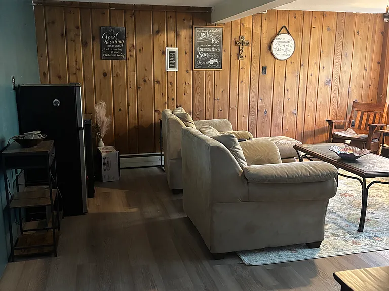 2324 Catskill St — Photo 1