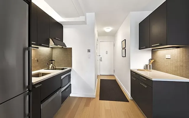 Rented by Manhattan Realty Group | media 7