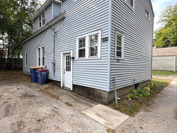 2nd image of 1023 Hermitage St SE #1