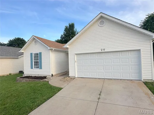 26 Silver Spur Dr, Winfield, MO 63389