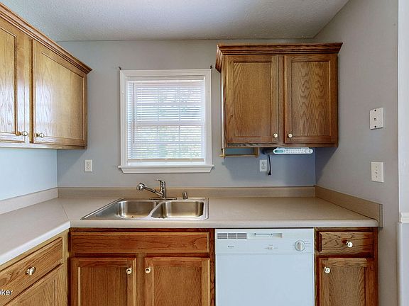 5th image of 6815 Currington Cir