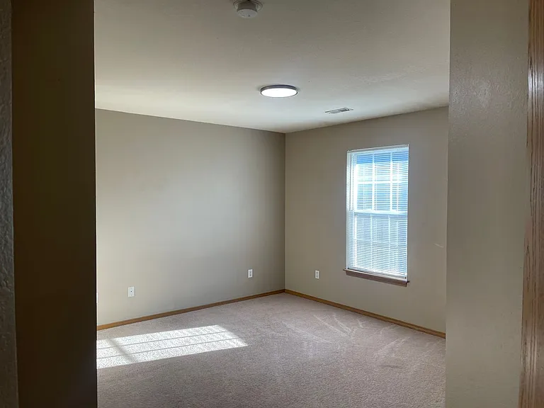 5550-5596 N White St — Photo 19
