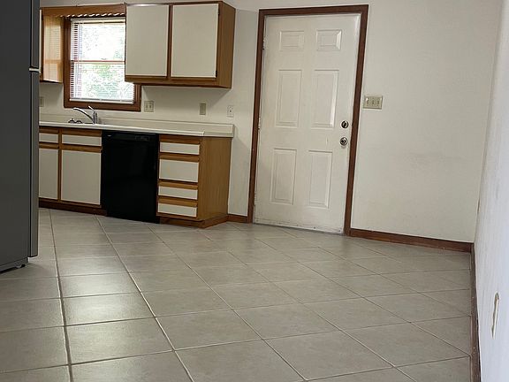 5th image of 105 Mayflower Rd