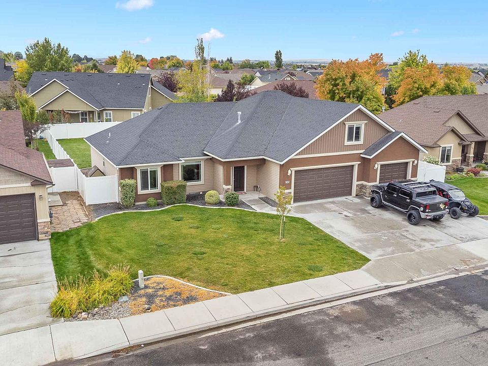 1st image of 931 Paintbrush Ave