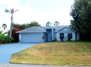 148 SW South Wakefield Cir, Port Saint Lucie, FL 34953