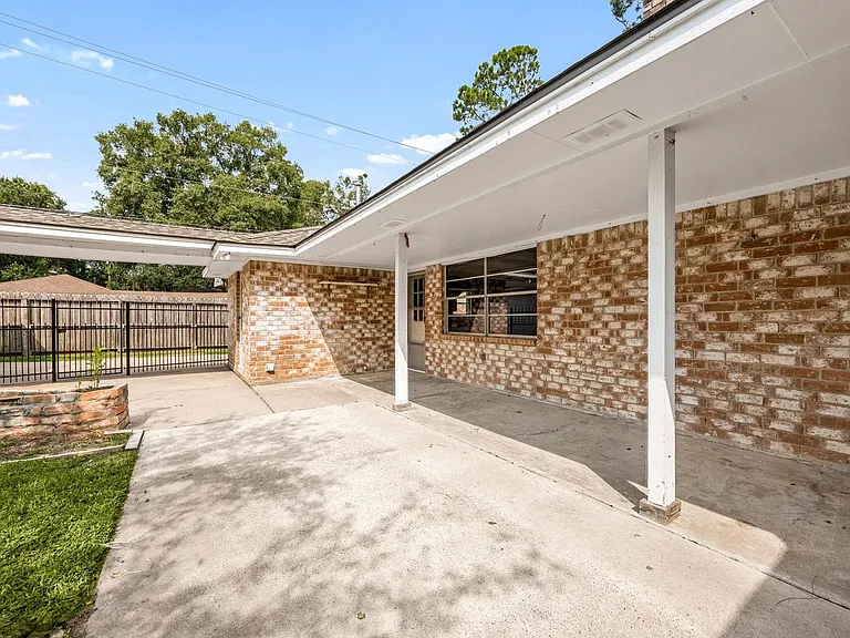 5923 Pebble Springs Dr — Photo 40