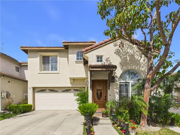 15 Redwood Ct, Stanton, CA 90680