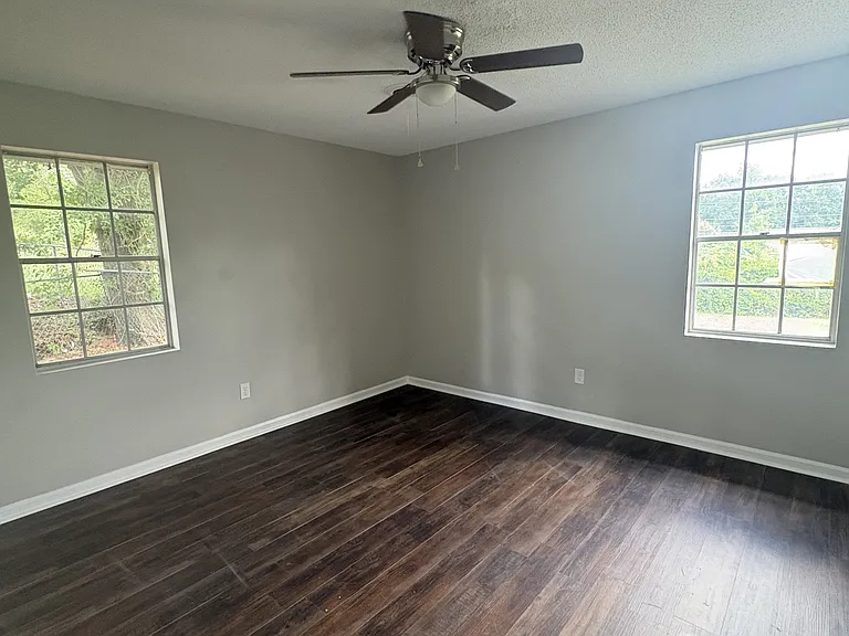 3434 Kensington Dr S — Photo 10