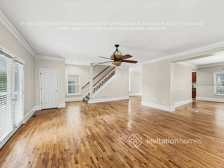 712 Connally St SE — Photo 6