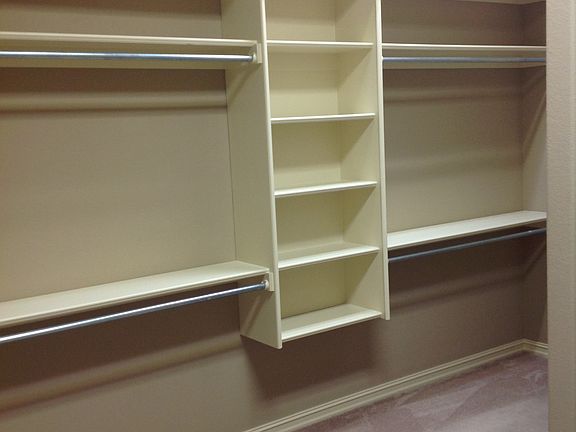 INCREDILE MASTER CLOSET