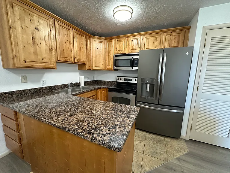 576 W 1045 N #A18 — Photo 12