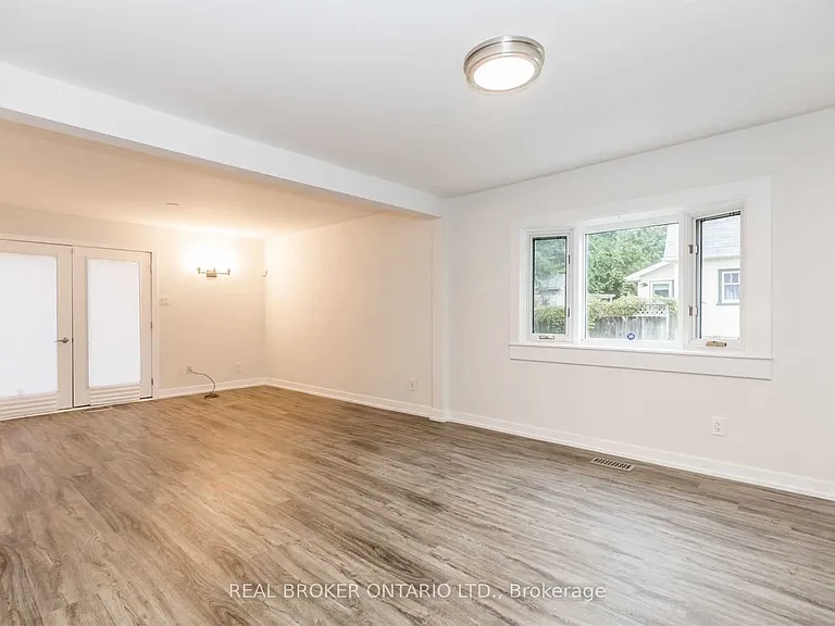 156 Clapperton St — Photo 8