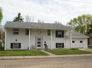 723 11th Ave NE, Aberdeen, SD 57401
