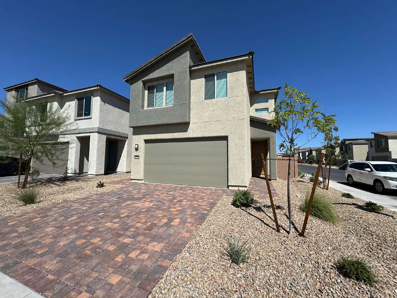 4 bed, 2.5 bath, 2200 sqft, $2,750 — Photo 1
